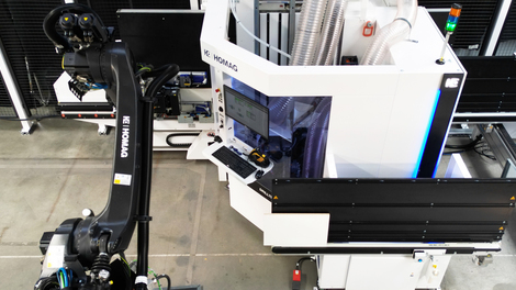 Robot handling FEEDBOT D-310 at CNC DRILLTEQ V-310