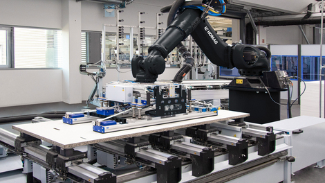 Robot management FEEDBOT on CNC processing centers